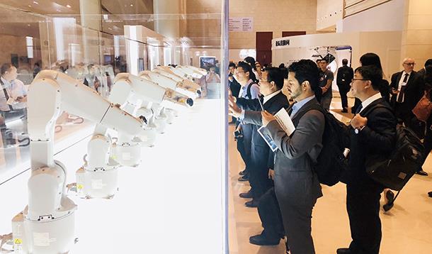兩會聚焦制造業 工業機器人“智能+”拓展
